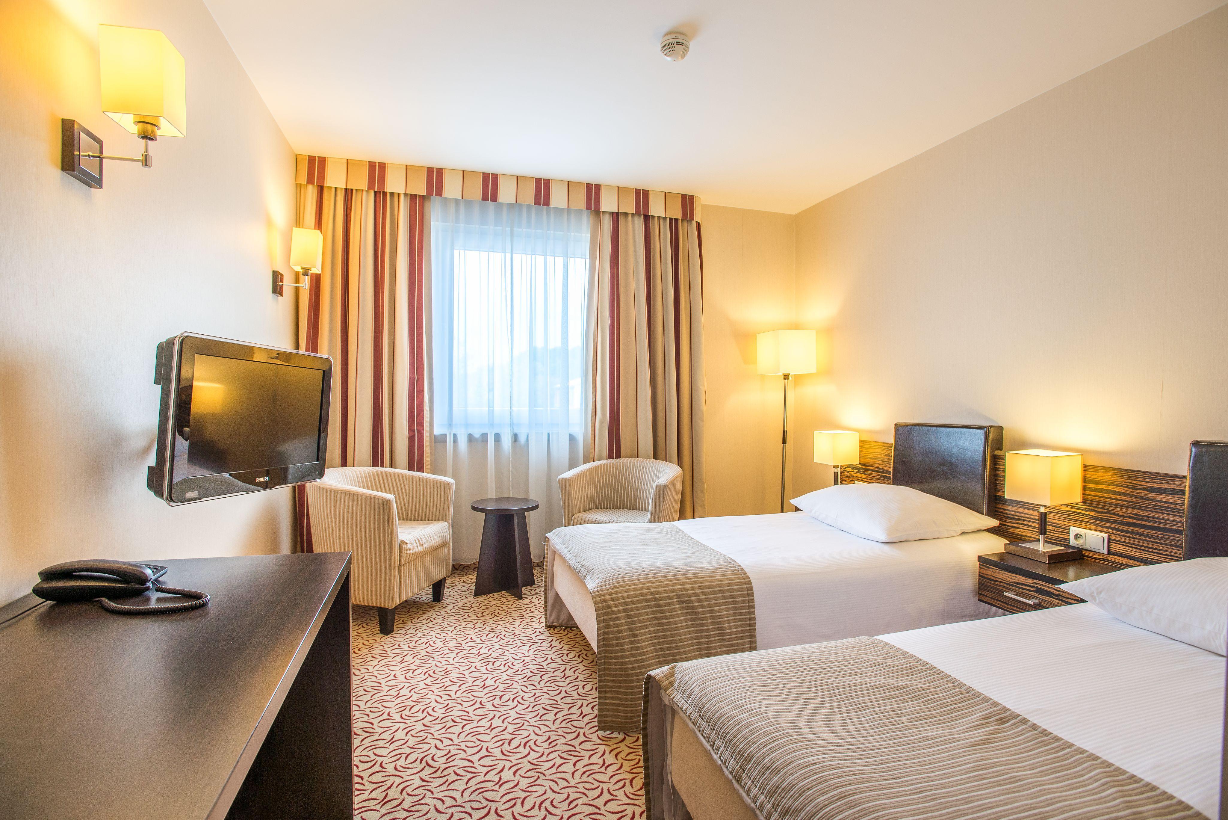 Qubus Hotel Kielce Ngoại thất bức ảnh