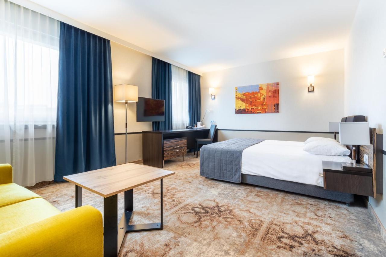 Qubus Hotel Kielce Ngoại thất bức ảnh